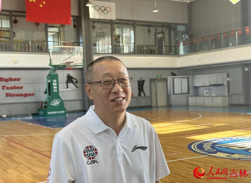控卫如何通过视频学习提高技术水平_2